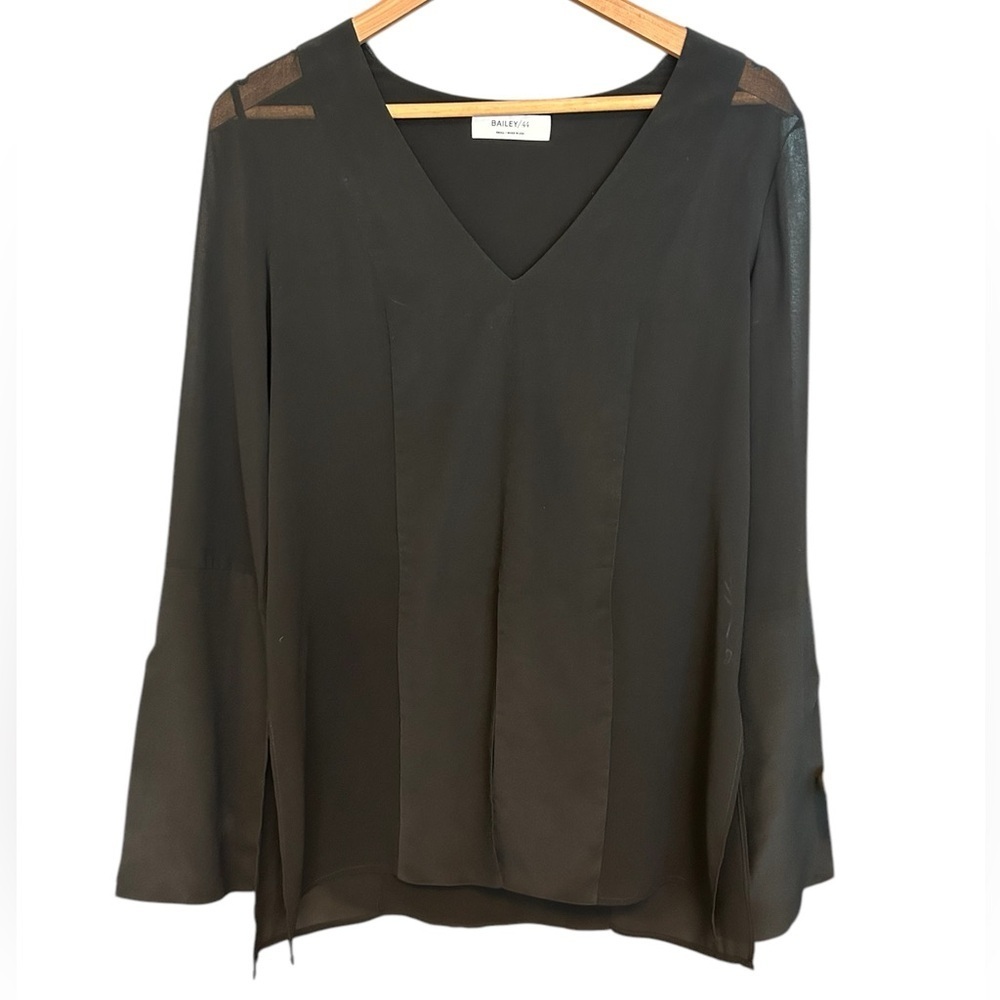 Bailey 44 sheer blouse size S excellent condition- fabric label missing :( silk?
